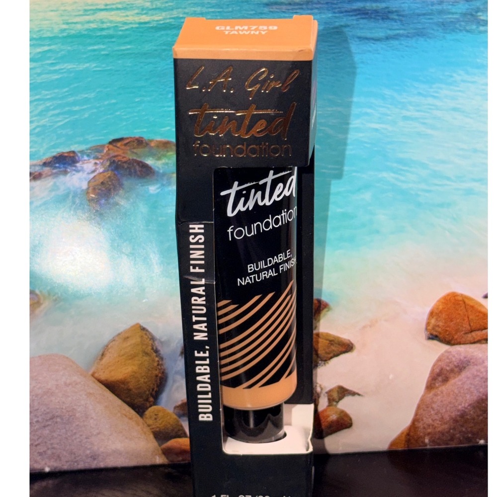 LA Girl Tinted Foundation GLM759 Tawny Buildable Natural Finish 1oz New